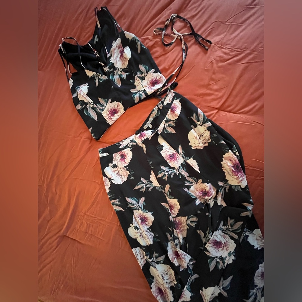 Matching floral set